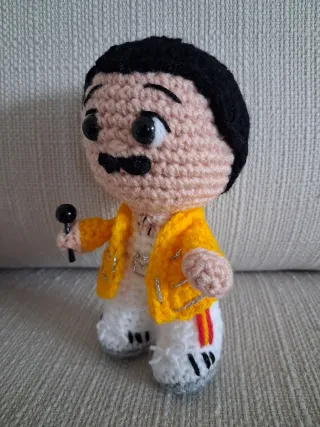Freddie Mercury uncinetto
