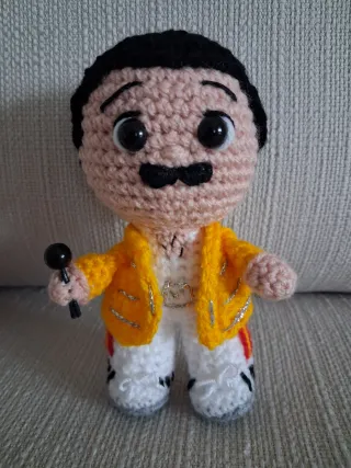 Freddie Mercury uncinetto