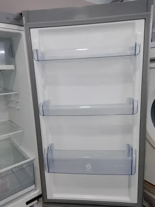 Nevera Balay plateada