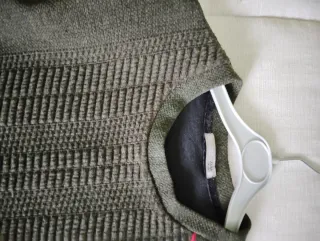 Vestido verde militar con botones