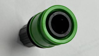 Toma rápida Grohe para flexo de cocina.