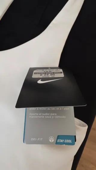 Camiseta Nike Dri-Fit blanca talla L nueva