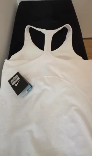 Camiseta Nike Dri-Fit blanca talla L nueva