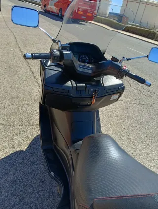 Suzuki Burgman 400 ABS