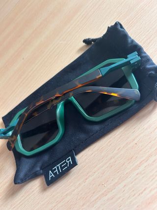 Gafas de sol verdes degradadas