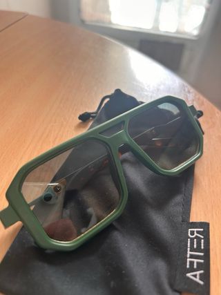 Gafas de sol verdes degradadas