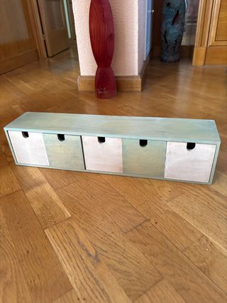Cajonera de madera con 5 cajones