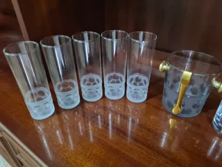 Juego vasos chupito y dispensador años 70 Vin