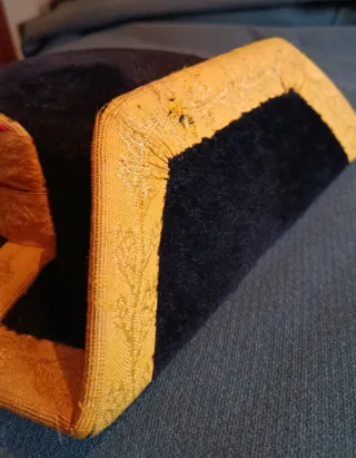 Capa y gorras militares antiguas