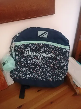 Mochila Pepe Jeans floral juvenil