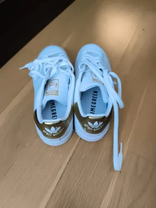 Zapatillas Adidas Stan Smith Blancas y Doradas