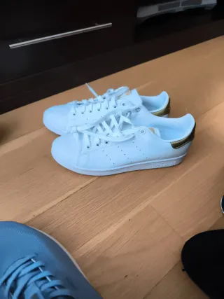 Zapatillas Adidas Stan Smith Blancas y Doradas