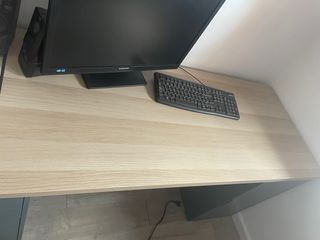 Doble escritorio Ikea.