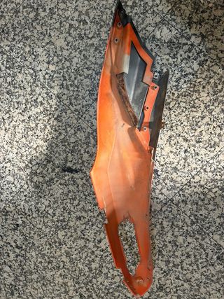 Asiento, deposito GASOLINA y carcasas Aprilia SR