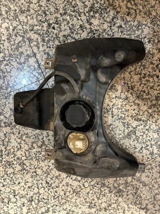 Asiento, deposito GASOLINA y carcasas Aprilia SR