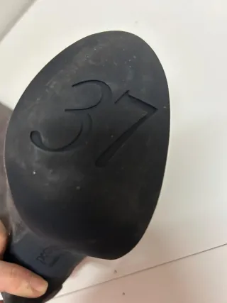 Botas altas ante Pedro García grises