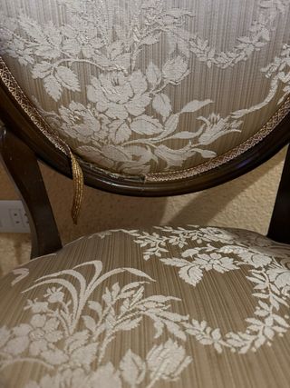 Sillas clásicas tapizadas madera