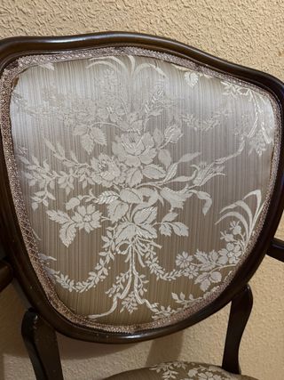 Sillas clásicas tapizadas madera