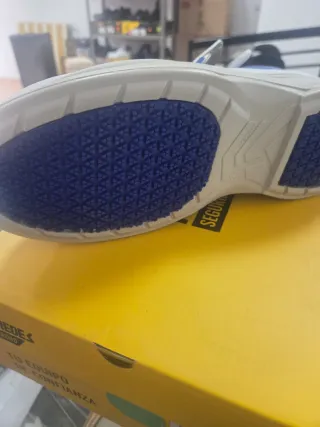 Zapatilla de seguridad Paredes