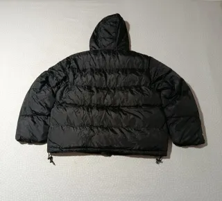 Chaqueta Stüssy Negra y Rosa