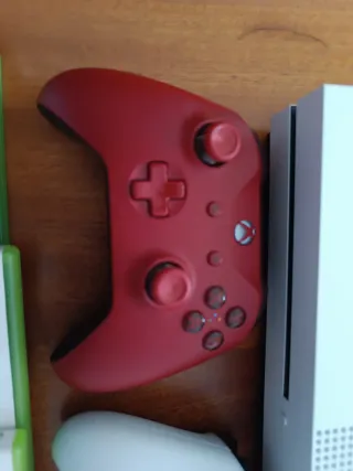 Xbox One S 500GB + 2 Mandos + 3 Juegos