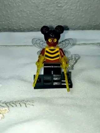 Bumblebee Minifigure (71026)
