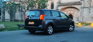 Peugeot 5008 2011