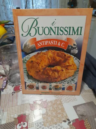 Volumi ricette di cucina copertine rigide, nuovi.