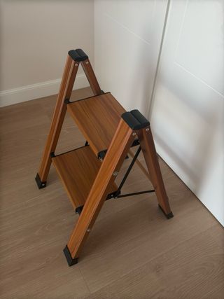 Escalera plegable aluminio 2 peldaños