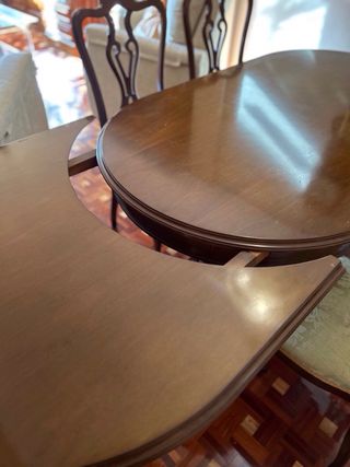 Mesa comedor extensible y 6 sillas. Madera