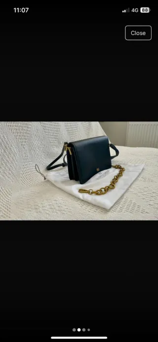 Bolso Gloria Ortiz Negro con cadena dorada