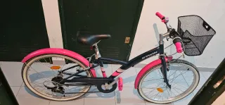 Bicicleta Btwin 500 Negra y Rosa.