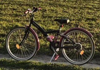 Bicicleta Btwin 500 Negra y Rosa.