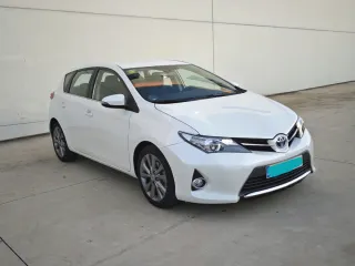 ¡Sólo 23.000 km! Toyota Auris Hybrid 2014