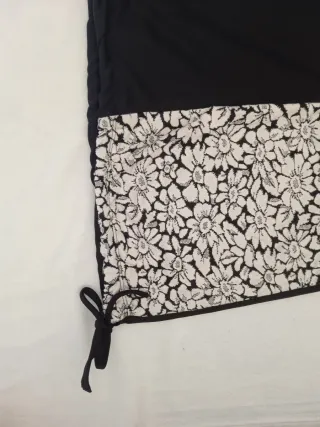 Vestito invernale nero e bianco con fiori a quadri