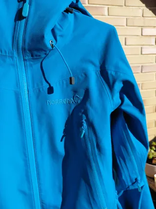 Chaqueta esquí y snow Norrøna azul. Talla S