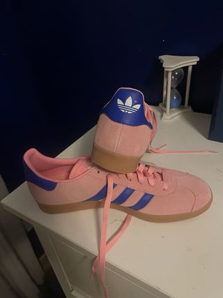 Adidas Gazelle rosas y azules