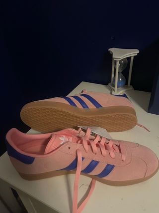 Adidas Gazelle rosas y azules