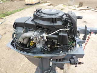 Motor fueraborda Yamaha 13.5 en buen estado