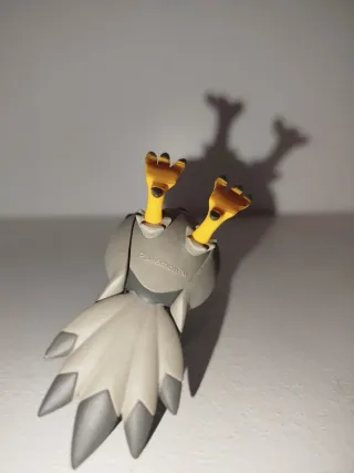 Staraptor Pokémon Scale World 1/20 sin caja