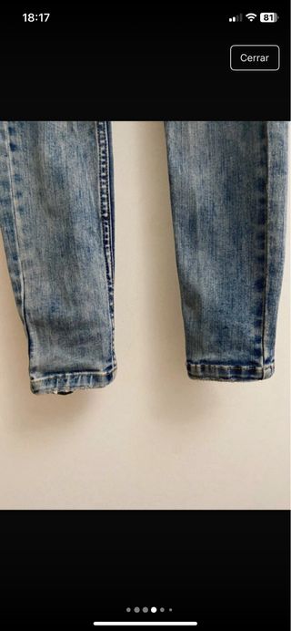 Pantalones vaqueros pitillo desgastados
