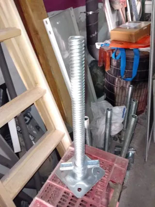 Husillos de andamios