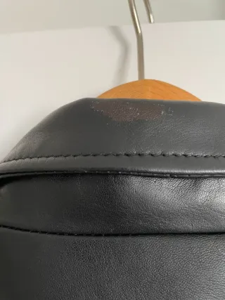 Chaqueta de cuero Cortefiel negra