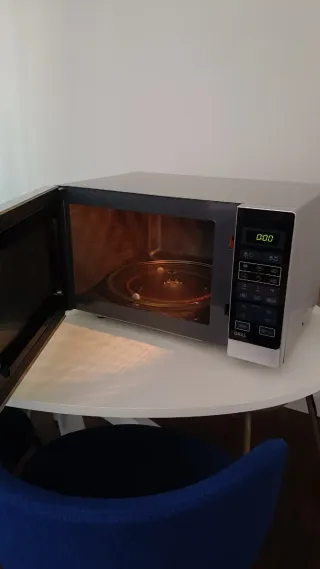 Microondas Sharp 20L 800W