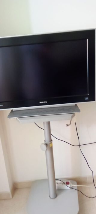 Mobiliario variado y TV - Casi Regalado