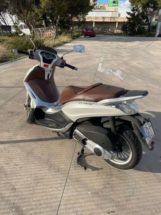 Piaggio Beverly 300