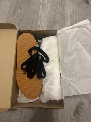 Adidas Campus Negras Blancas Sin Estrenar