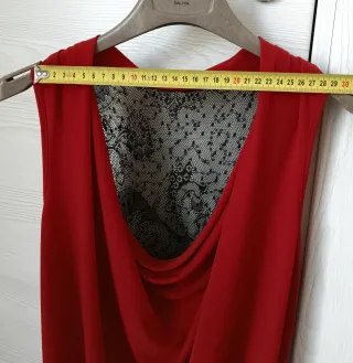 Top con retro in pizzo