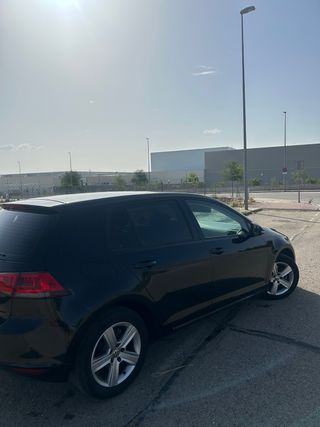 Volkswagen Golf 105cv DSG | GARANTIA