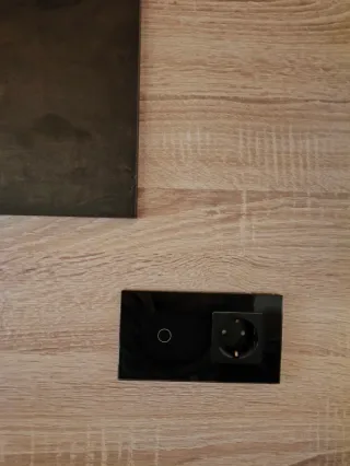 Cabecero y mesitas de noche madera